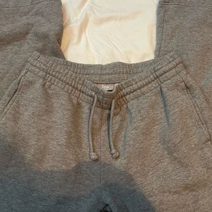 Aritzia TNA Fleece Sweatpants in Grey Size Small
